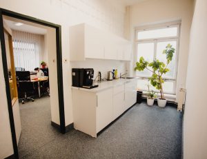 Tesla-Liptovsky-Hradok-Budova-Administrativy-na-prenajom-21