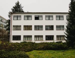 Tesla-Liptovsky-Hradok-Budova-Administrativy-na-prenajom-29