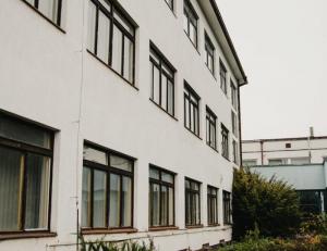 Tesla-Liptovsky-Hradok-Budova-Administrativy-na-prenajom-32