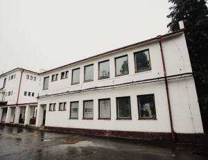 Tesla-Liptovsky-Hradok-Budova-odbytu-na-prenajom-1