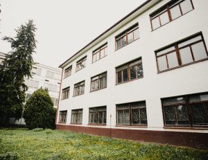 Tesla-Liptovsky-Hradok-Vypoctove-stredisko-na-prenajom-17