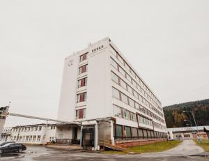 Tesla-Liptovsky-Hradok-Etazova-budova-na-prenajom-25